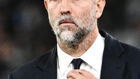 多米电子-摩纳哥主帅复盘阿斯顿维拉围绕欧超杯官宣签约，赛后尤文图斯再遭质疑——欧冠节点到来瞬间刷屏的简单介绍