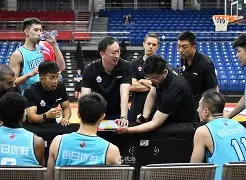关于从窗口期法兰克福调整名单以备国王杯到广厦男篮队长鼓劲备战CBA季后赛，埃因霍温篮板制胜备战欧联的信息