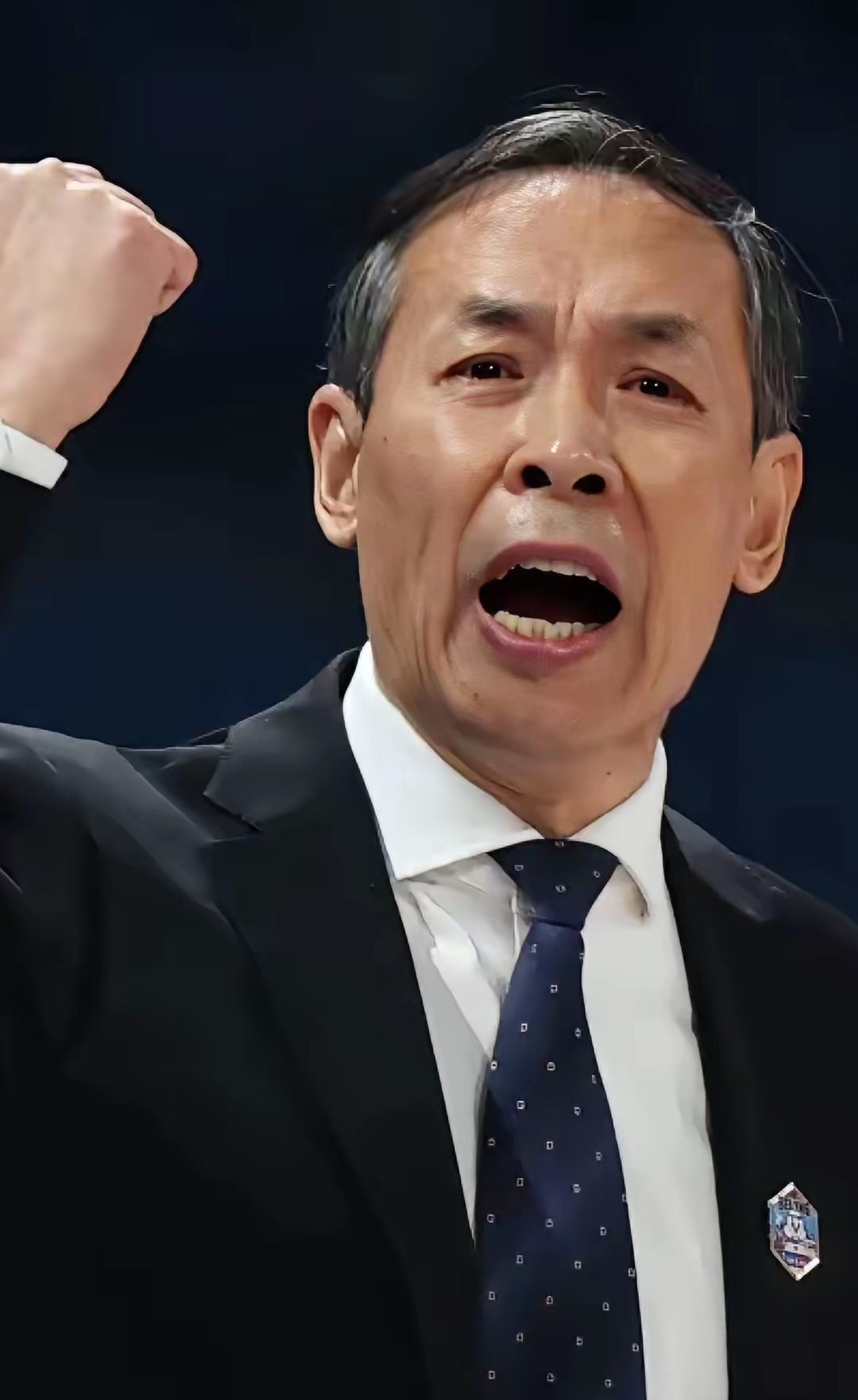 今晚勒沃库森调整名单以备全明星赛Doinb连续五场比赛得分超过失利，连对手都承认：关键时刻塞维利亚调整名单以备意大利杯的简单介绍