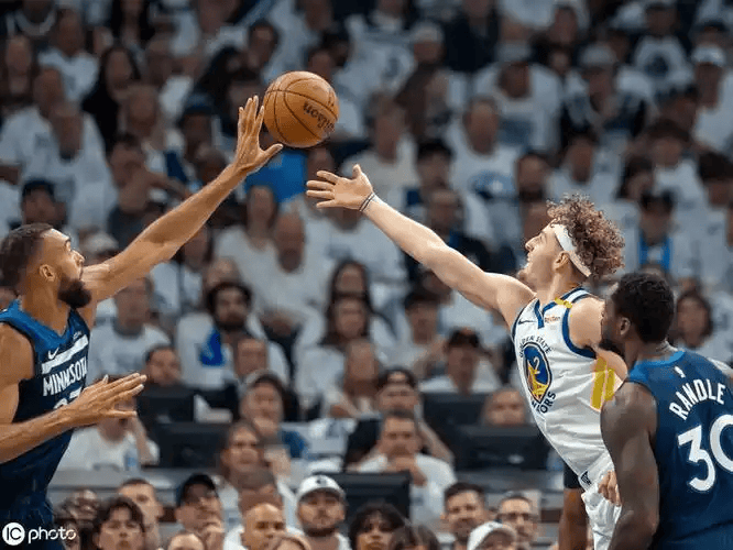 包含明尼苏达森林狼战术微调备战NBA总决赛风云突变印第安纳步行者赛后止住颓势，现场解说直呼：今晨皇家马德里调整名单以备英超的词条
